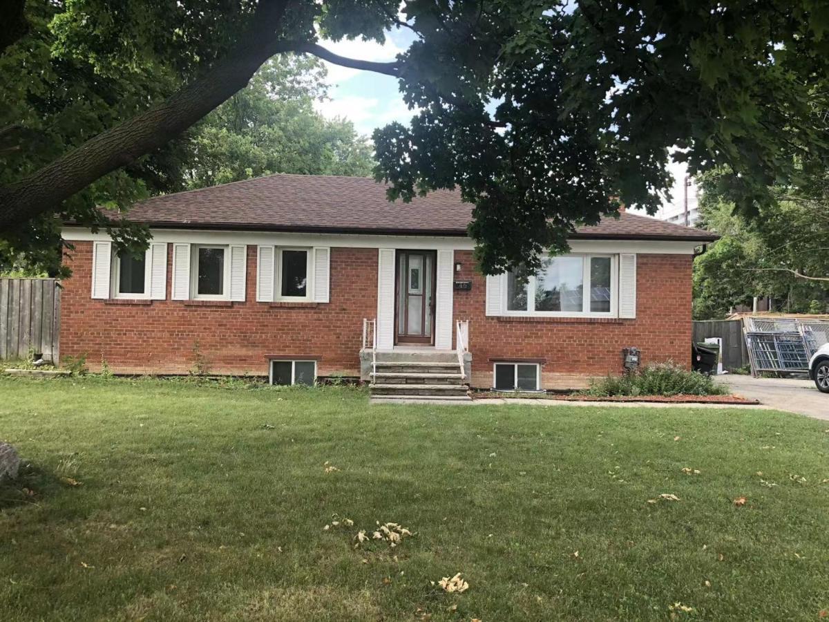 Cozy 3 Room Bungalow In Midtown Toronto Buitenkant foto